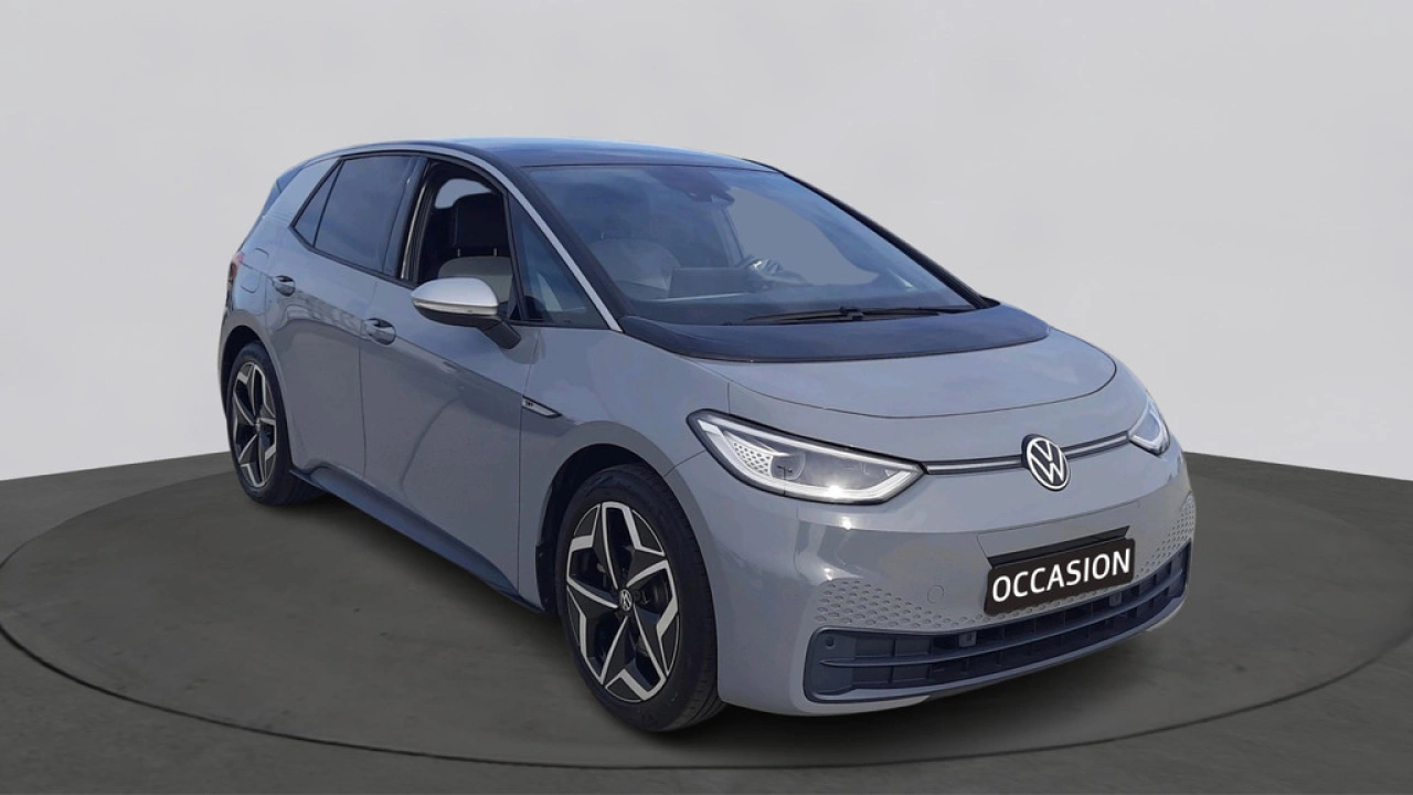 Volkswagen ID.3 First Plus 58 kWh | Camera | Verwarmbare voorstoelen | Navigatie | App connect |