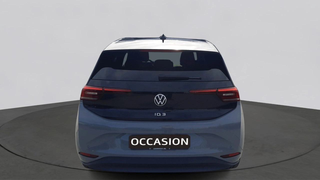 Volkswagen ID.3 First Plus 58 kWh | Camera | Verwarmbare voorstoelen | Navigatie | App connect |