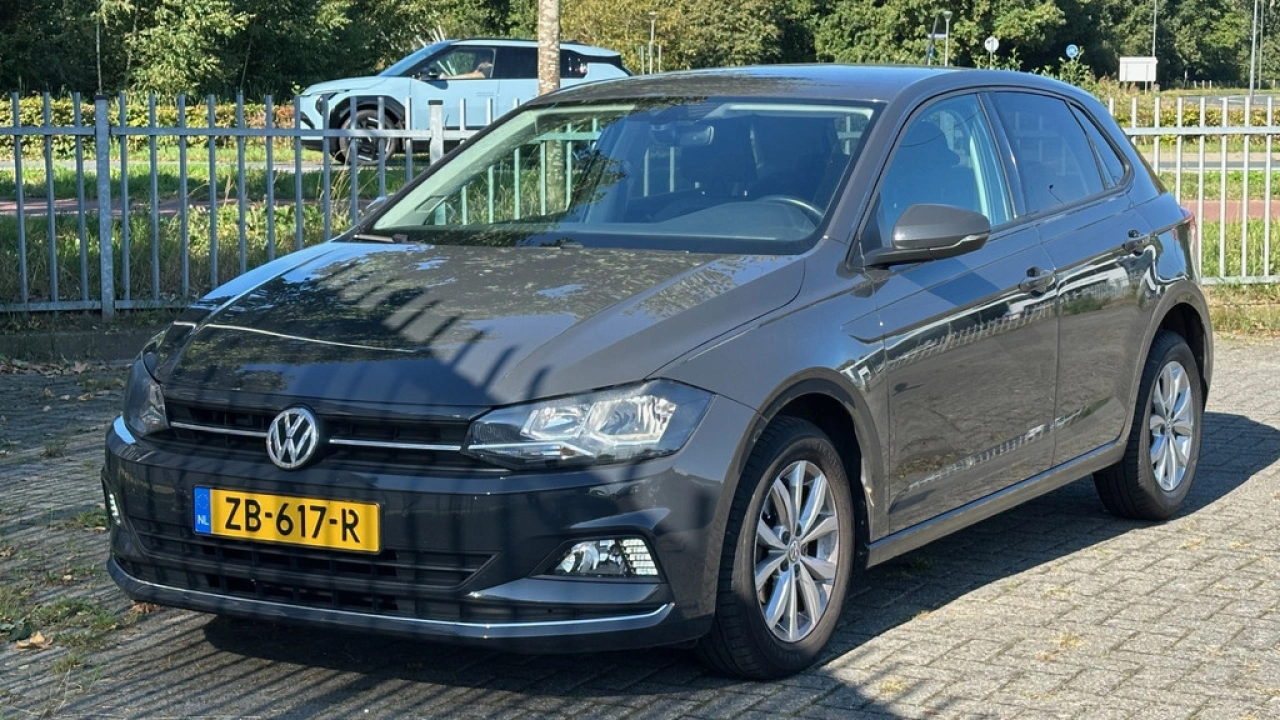 Volkswagen Polo 1.0 TSI 95pk Highline Navigatie Climatronic Stoelverwarming