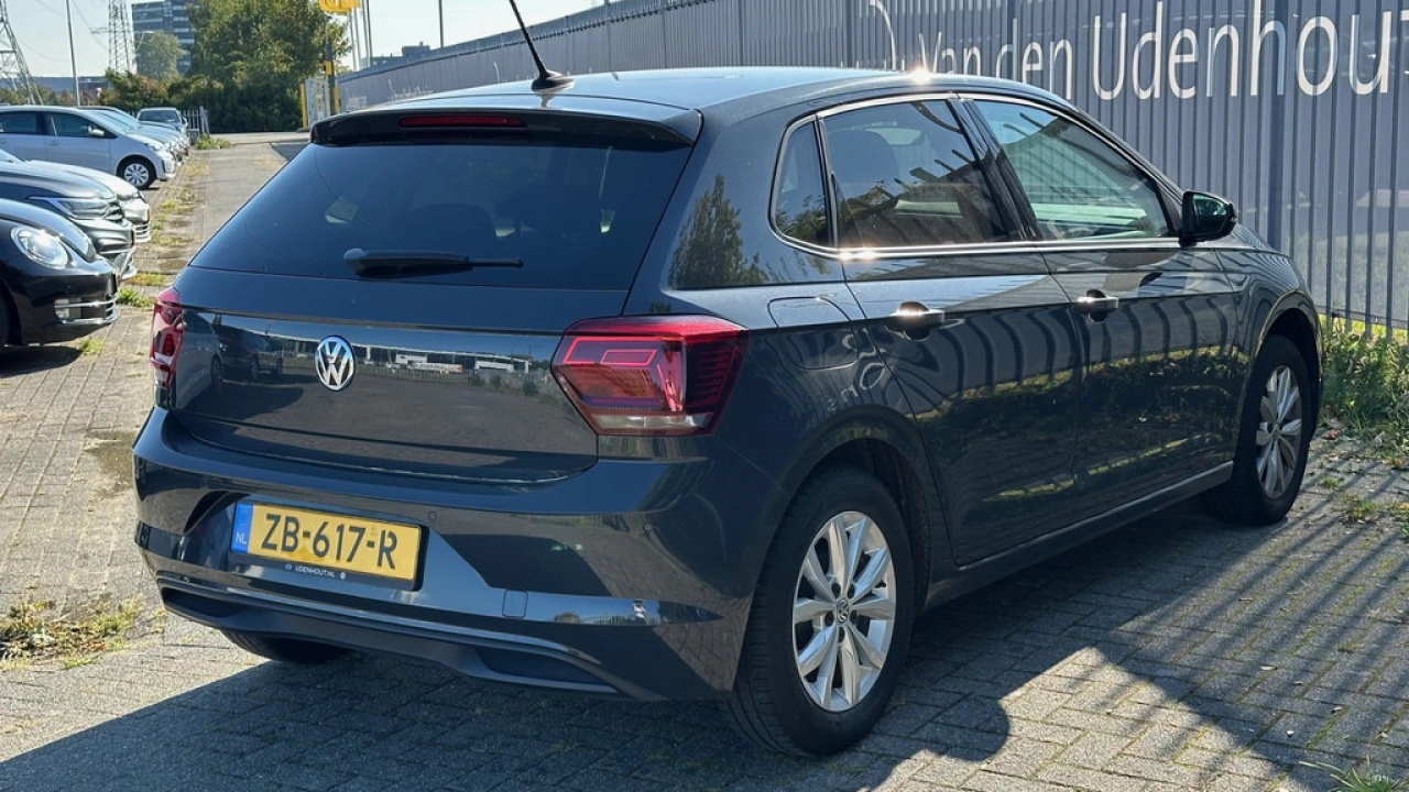Volkswagen Polo 1.0 TSI 95pk Highline Navigatie Climatronic Stoelverwarming