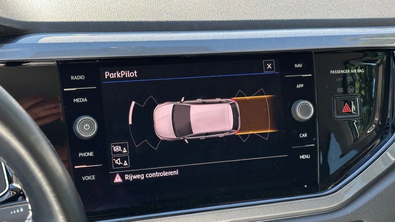 Volkswagen Polo 1.0 TSI 95pk Highline Navigatie Climatronic Stoelverwarming
