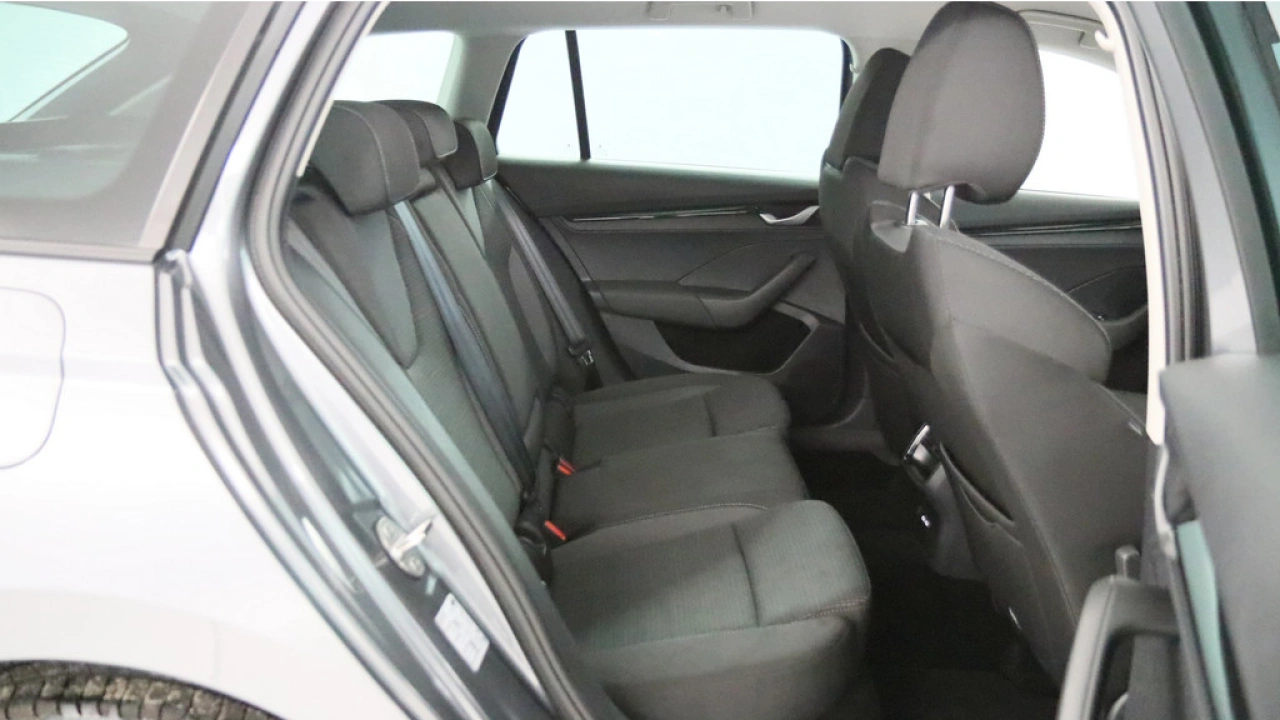 Škoda Octavia Combi 1.5 TSI 115pk MHEV Business Edition DSG