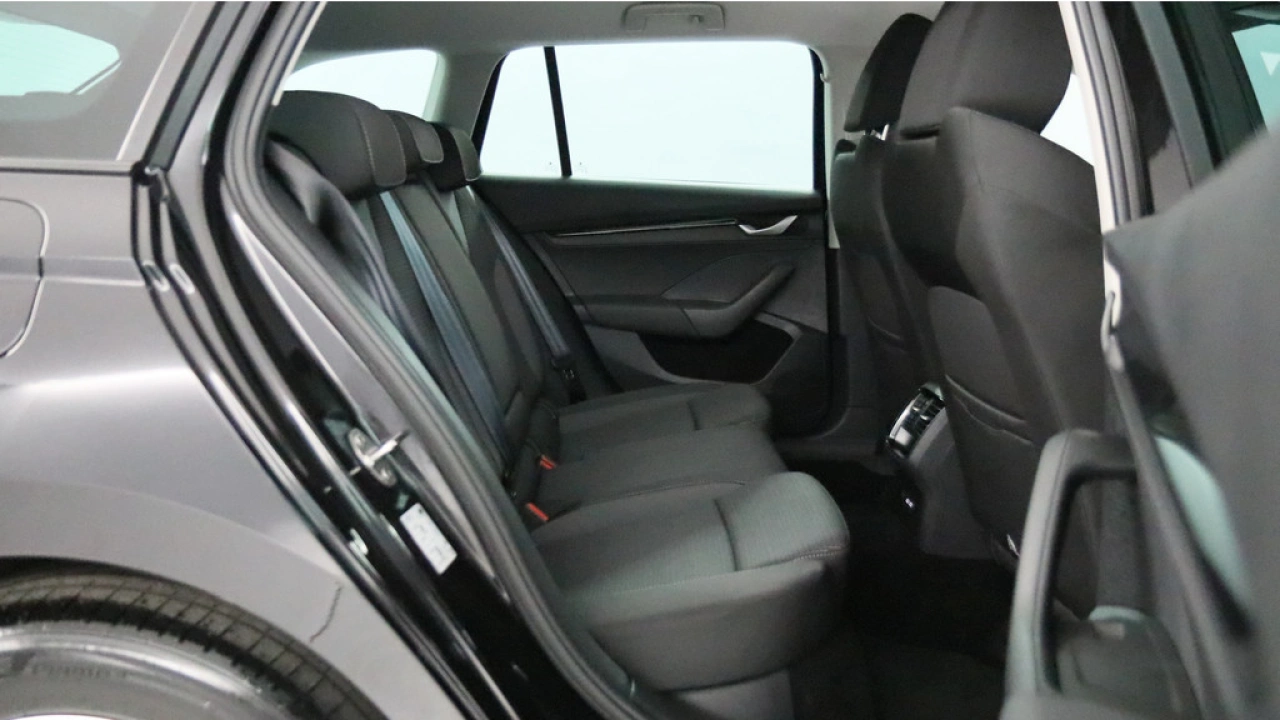 Škoda Octavia Combi 1.5 TSI 115pk MHEV Business Edition DSG