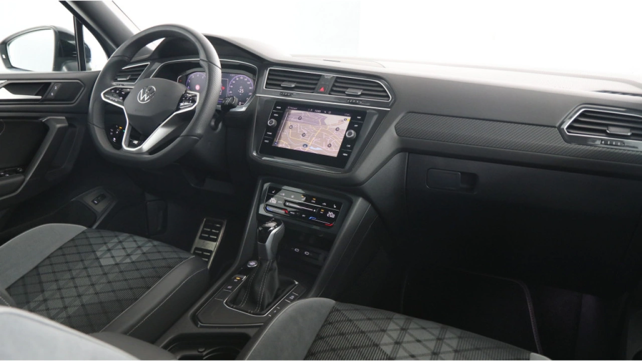 Volkswagen Tiguan Allspace 1.5 TSI R-Line Business 7p. Black Style | LED Matrix | Camera | wegkl. trekhaak