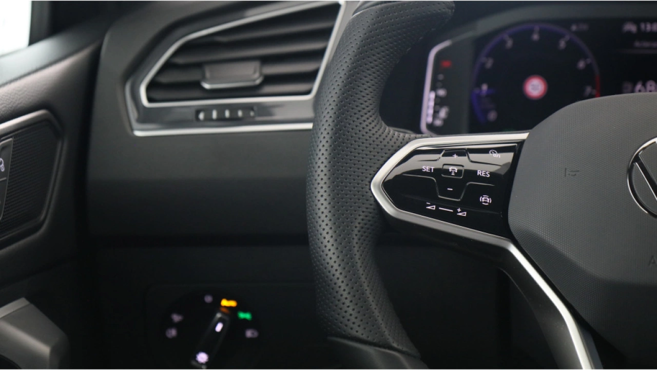 Volkswagen Tiguan Allspace 1.5 TSI R-Line Business 7p. Black Style | LED Matrix | Camera | wegkl. trekhaak