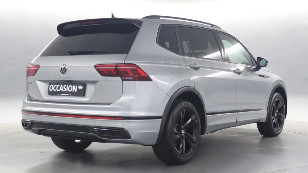 Volkswagen Tiguan Allspace 1.5 TSI R-Line Business 7p. Black Style | LED Matrix | Camera | wegkl. trekhaak
