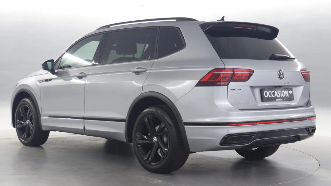 Volkswagen Tiguan Allspace 1.5 TSI R-Line Business 7p. Black Style | LED Matrix | Camera | wegkl. trekhaak