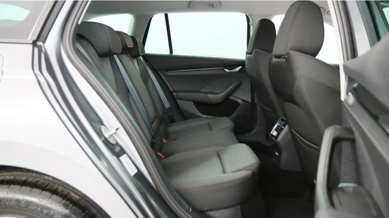 Škoda Octavia Combi 1.5 TSI 115pk MHEV Business Edition DSG