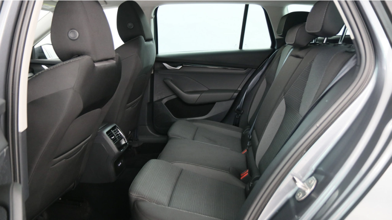 Škoda Octavia Combi 1.5 TSI 115pk MHEV Business Edition DSG
