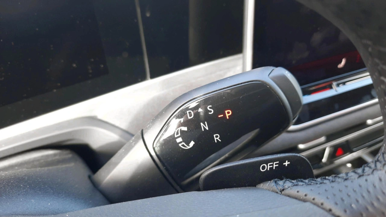Volkswagen Passat Variant 1.5 eTSI R-Line Business | Trekhaak | Panoramadak