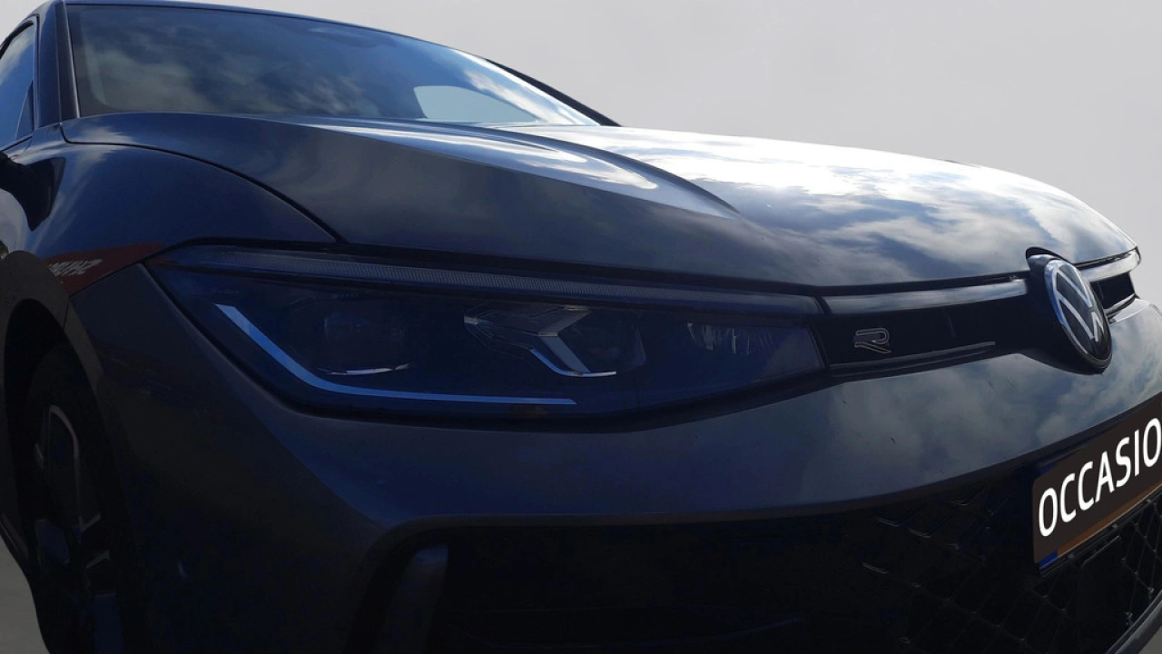 Volkswagen Passat Variant 1.5 eTSI R-Line Business | Trekhaak | Panoramadak