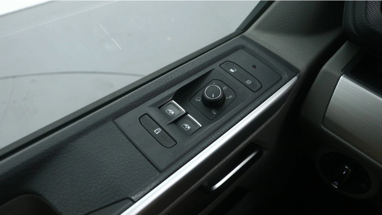 VW Bedrijfswagens Transporter Dubbel Cabine L2H1 2.0 TDI 150pk DSG 3.2T Bulli