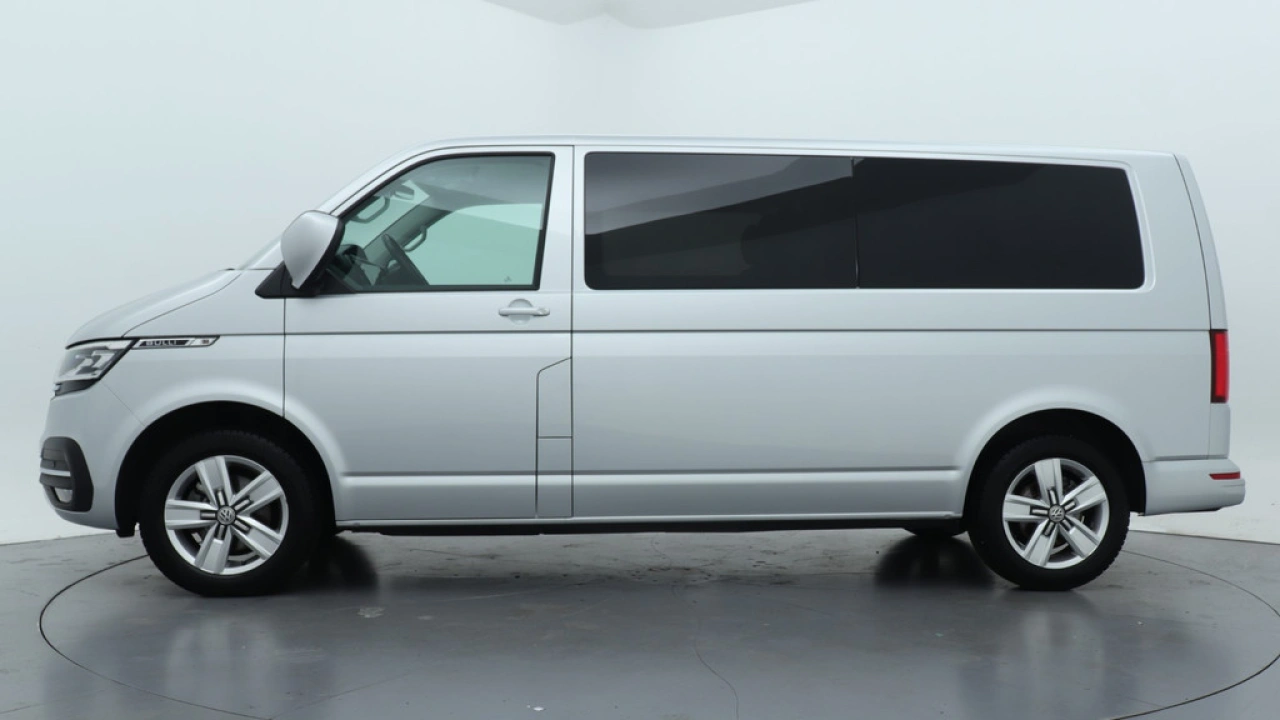 VW Bedrijfswagens Transporter Dubbel Cabine L2H1 2.0 TDI 150pk DSG 3.2T Bulli
