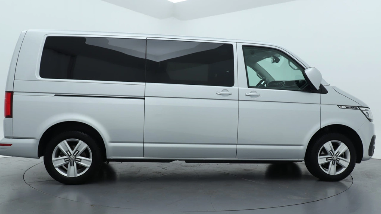 VW Bedrijfswagens Transporter Dubbel Cabine L2H1 2.0 TDI 150pk DSG 3.2T Bulli