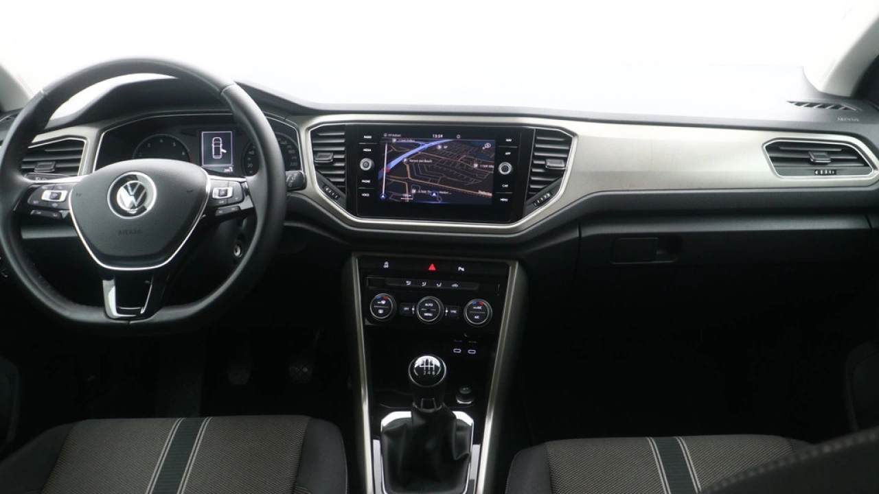 Volkswagen T-Roc 1.0 TSI 110pk Style Navigatie Carplay Climatronic