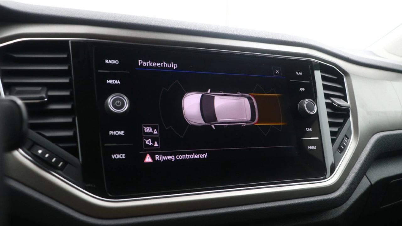 Volkswagen T-Roc 1.0 TSI 110pk Style Navigatie Carplay Climatronic