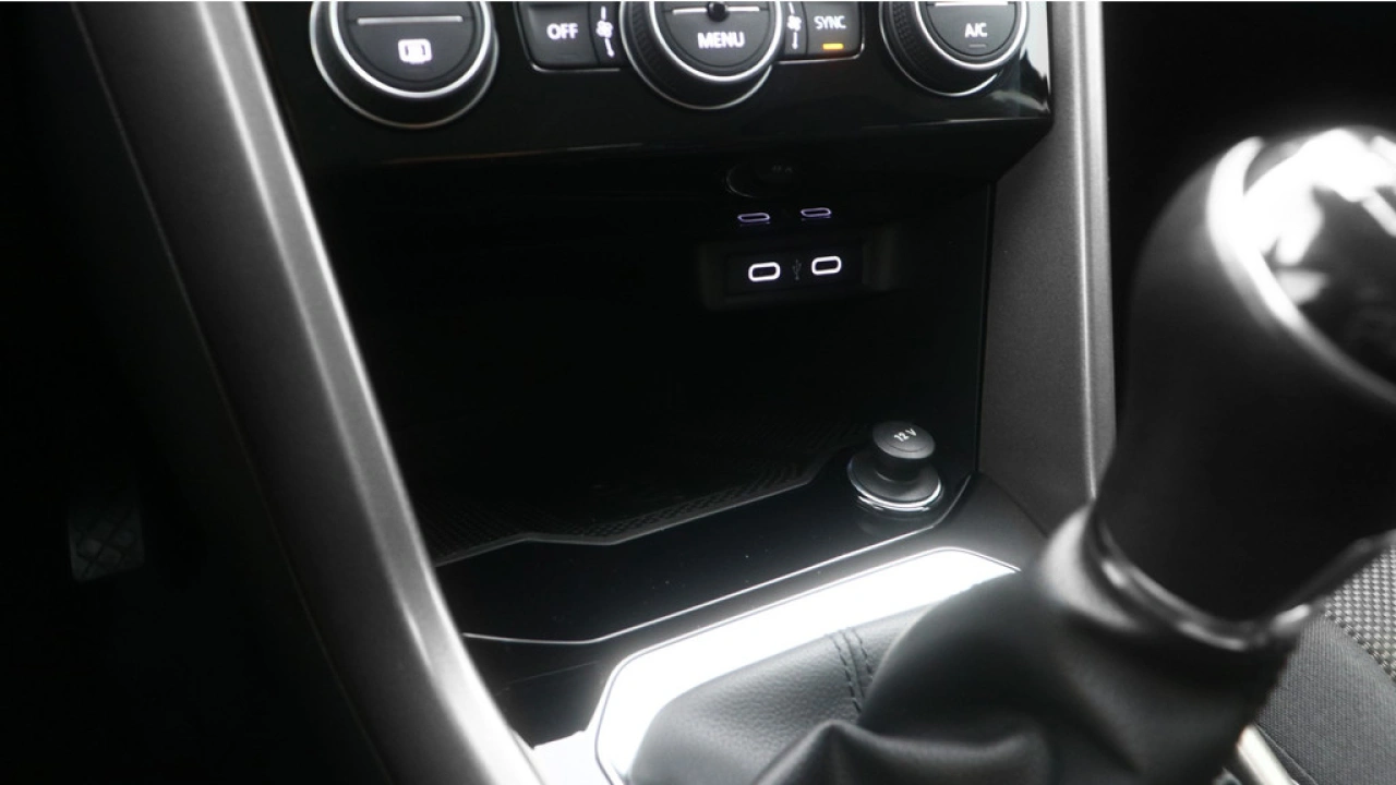 Volkswagen T-Roc 1.0 TSI 110pk Style Navigatie Carplay Climatronic