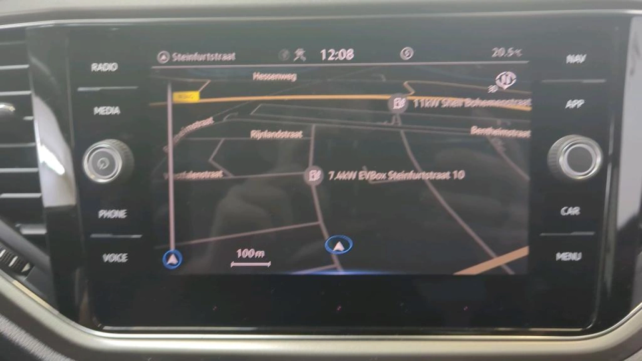 Volkswagen T-Roc 1.5 TSI 150pk DSG Style Navigatie Trekhaak
