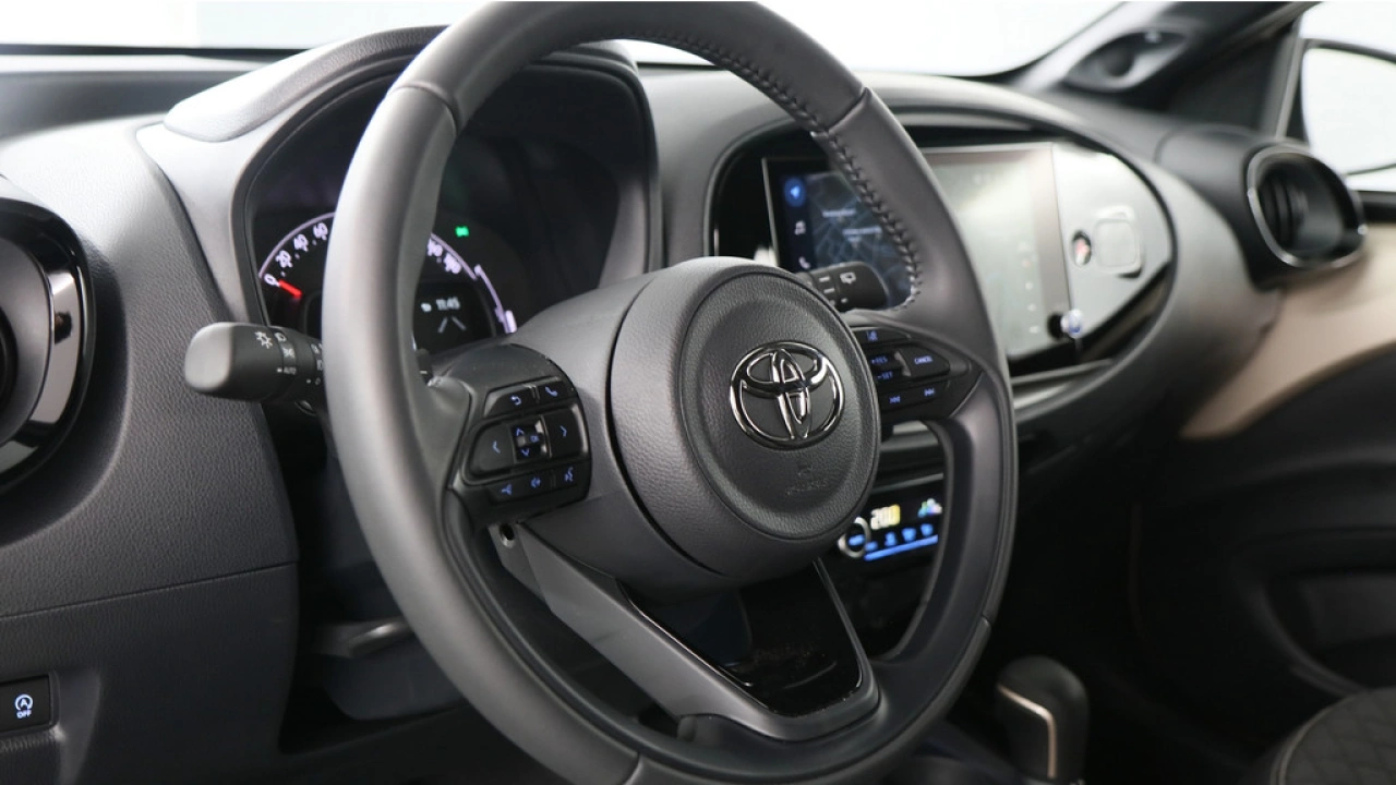 Toyota Aygo X 1.0 VVT-i S-CVT Automaat Premium