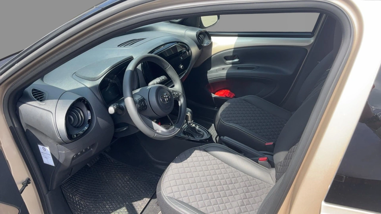 Toyota Aygo X 1.0 VVT-i S-CVT Automaat Premium