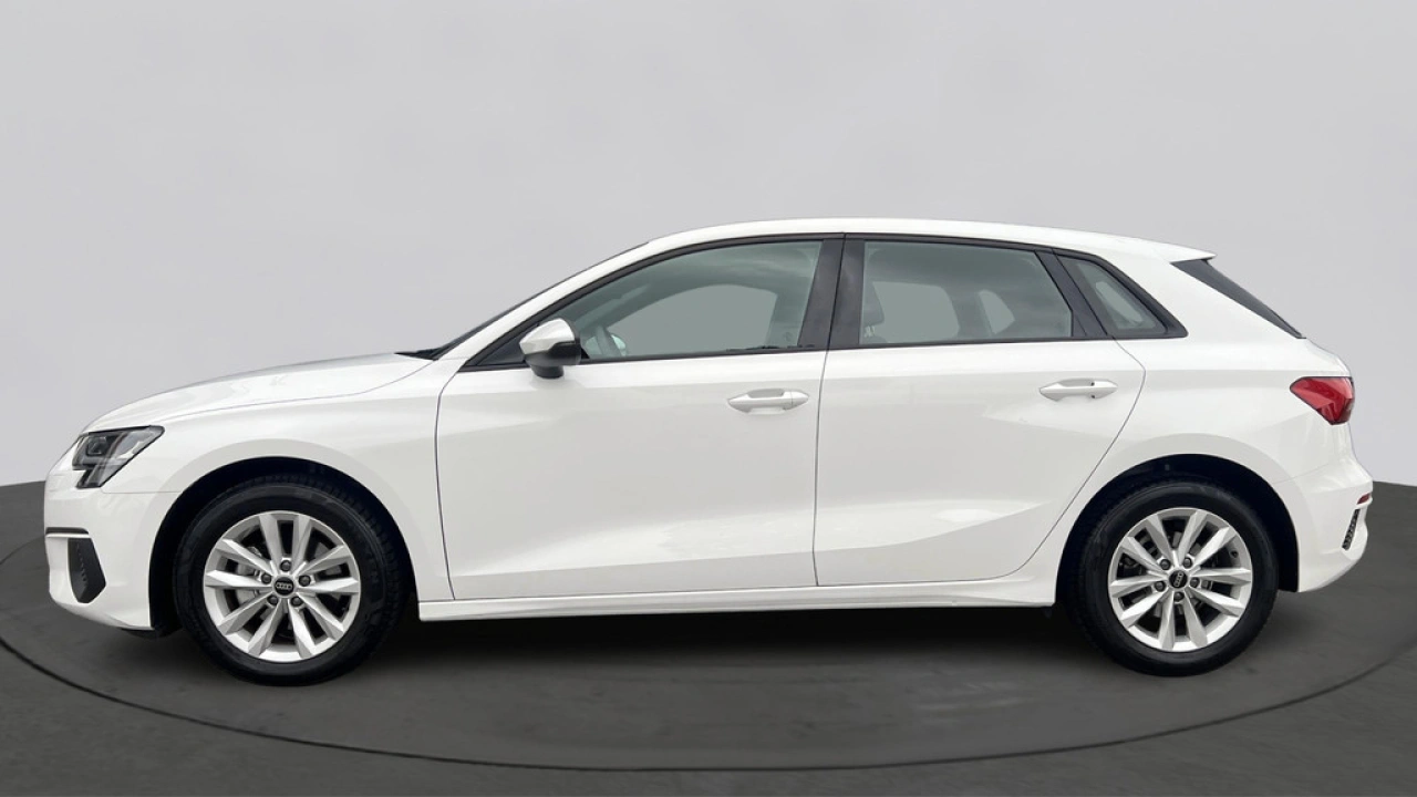 Audi A3 Sportback 30 TFSI 110Pk Pro Line / Parkeerhulp Achter / Carplay