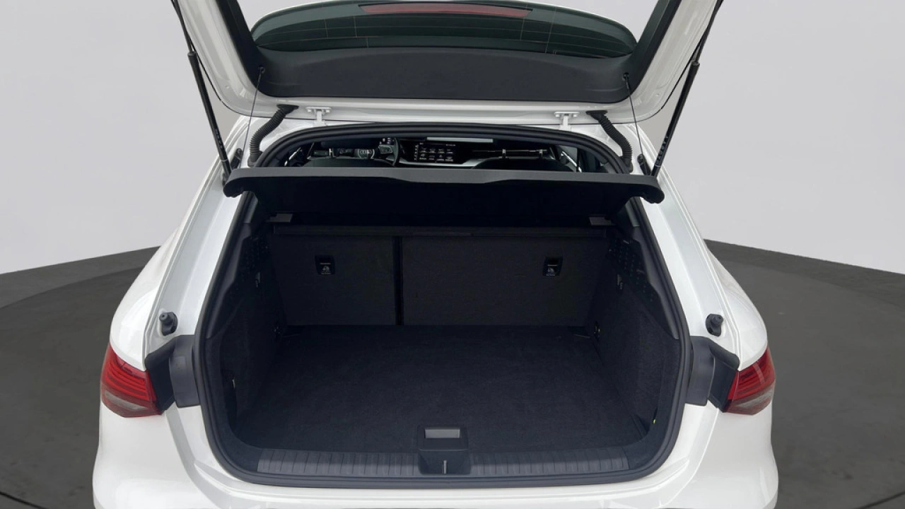 Audi A3 Sportback 30 TFSI 110Pk Pro Line / Parkeerhulp Achter / Carplay