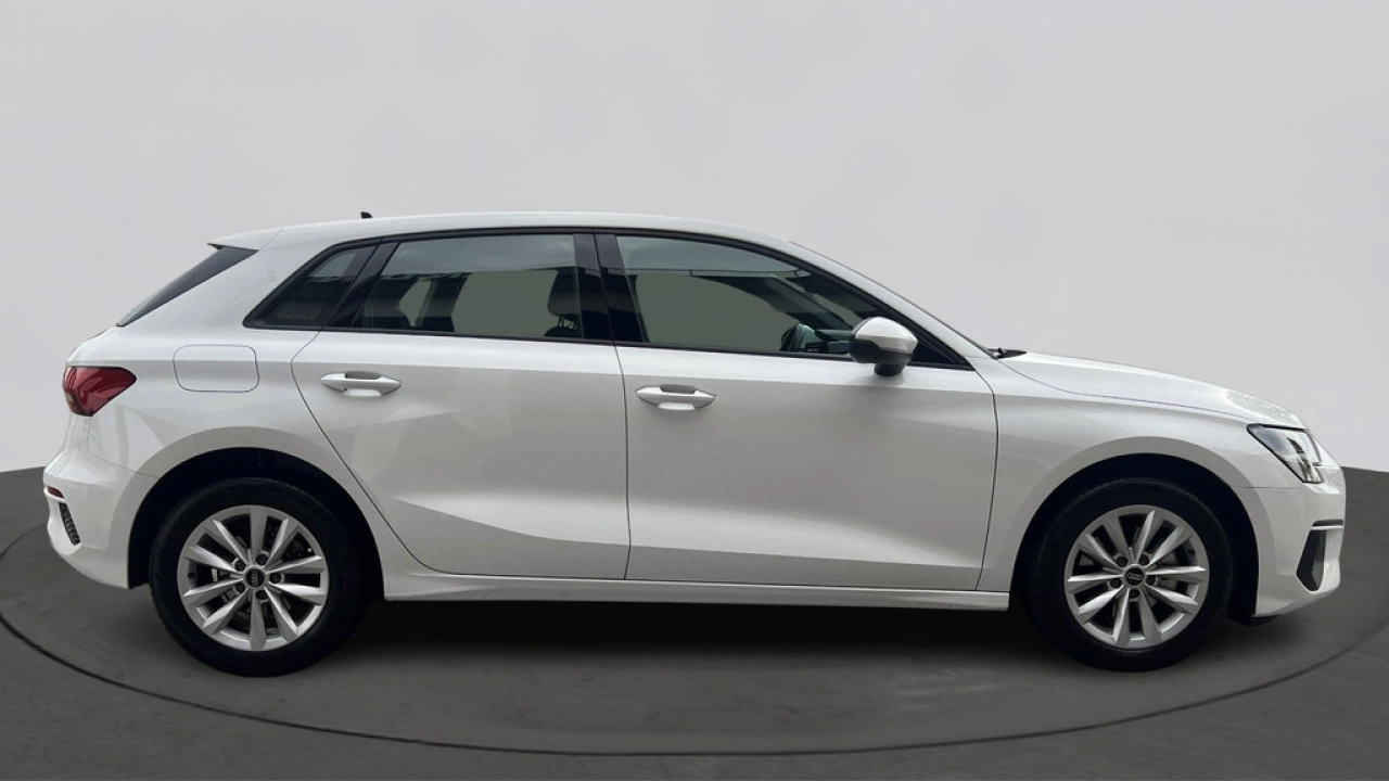 Audi A3 Sportback 30 TFSI 110Pk Pro Line / Parkeerhulp Achter / Carplay