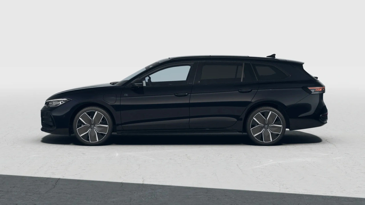 Volkswagen Passat Variant 1.5 eHybrid 272 6DSG R-Line Edition