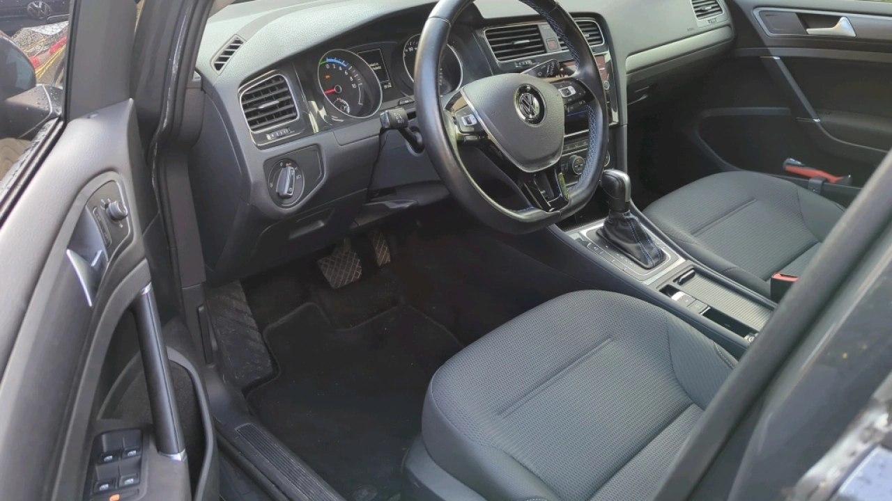 Volkswagen e-Golf E-DITION 36kW 136pk Navigatie Carplay