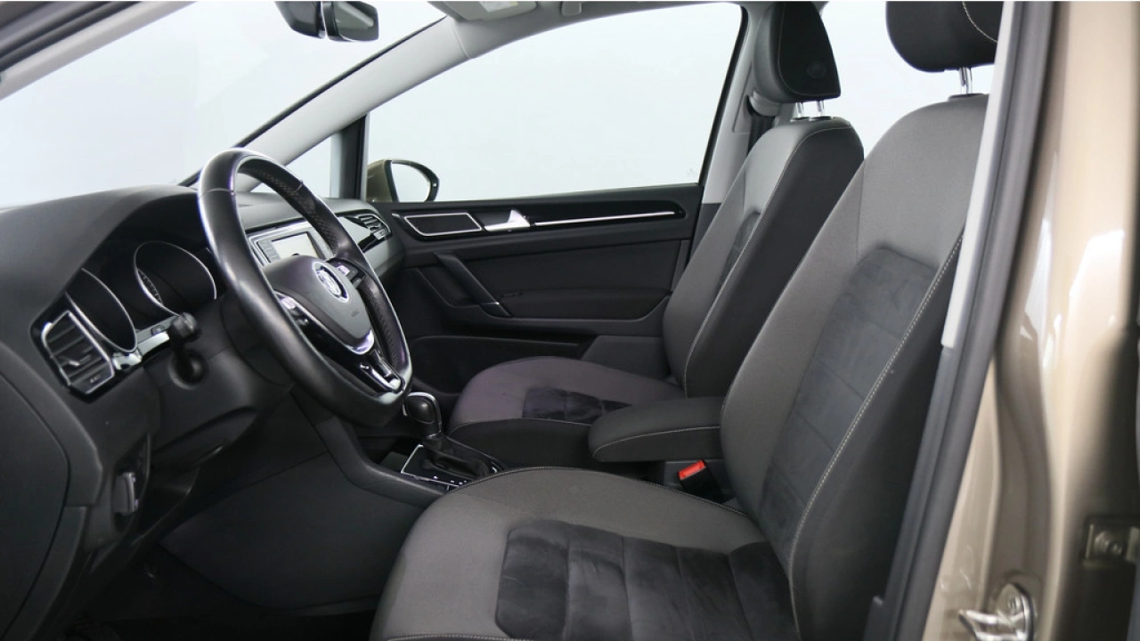 Volkswagen Golf Sportsvan 1.2 TSI 110pk Highline DSG