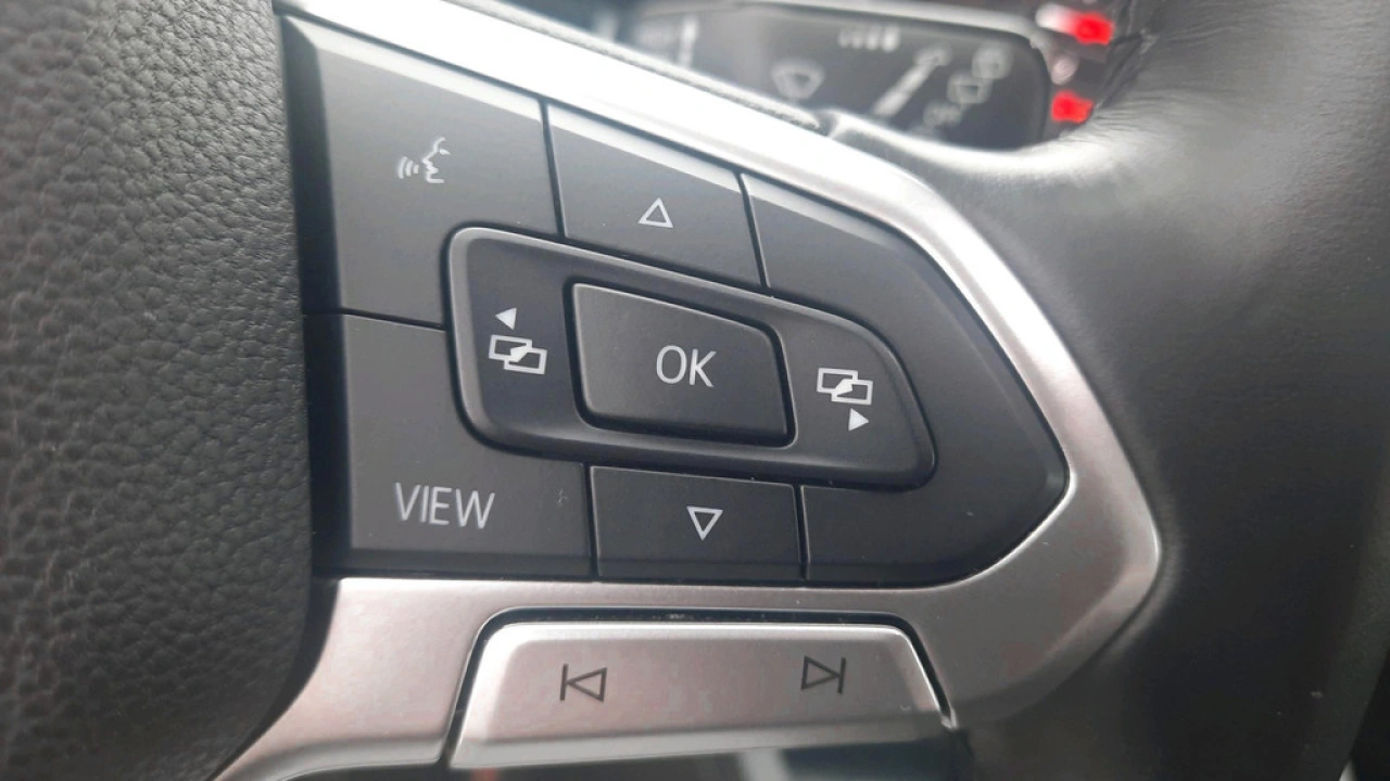 Volkswagen Golf 1.0 TSI Life Business | Camera | Ergo stoelen | Navigatie | App Connect
