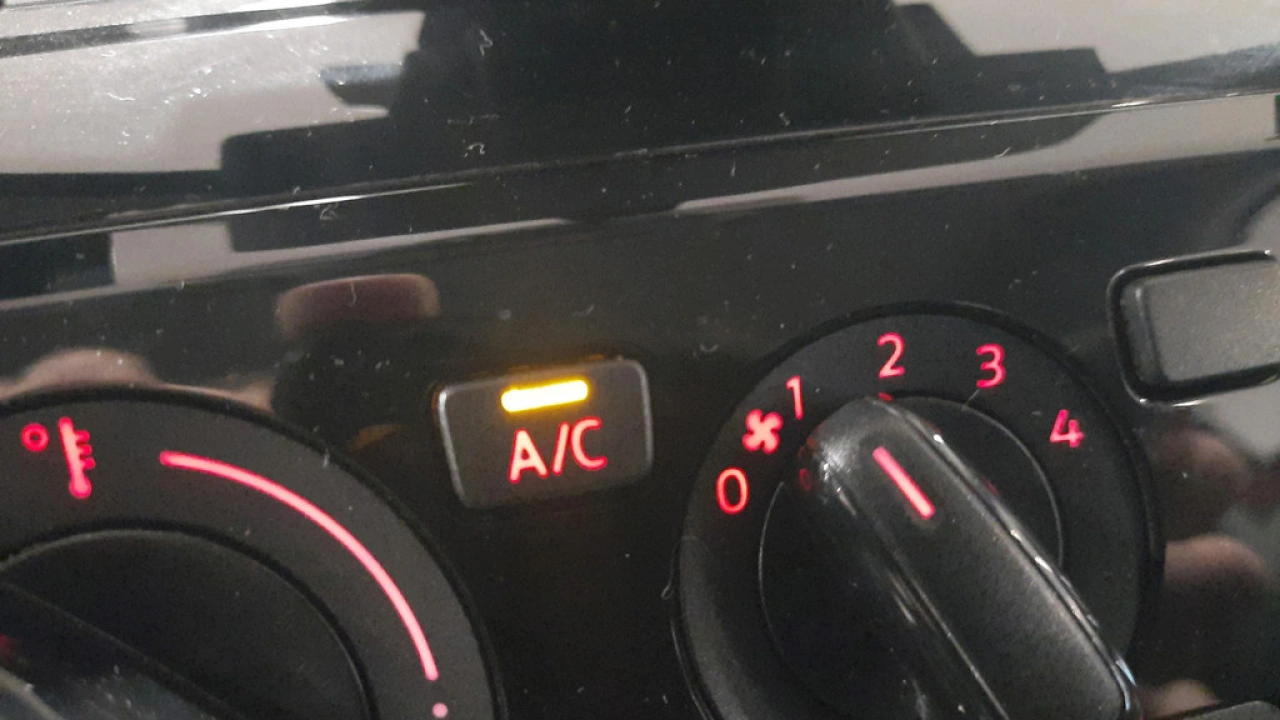Volkswagen up! 1.0 BMT move up! | Airco | 5-deurs | Smartphone Integratie |