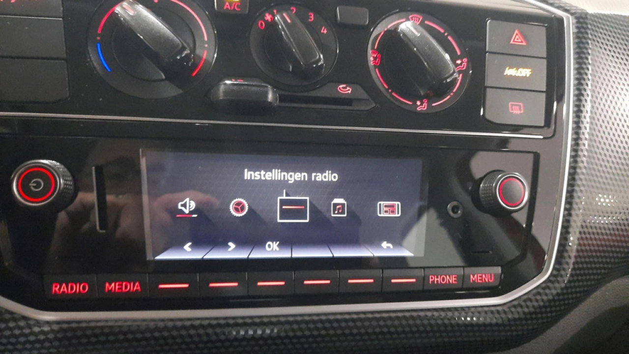 Volkswagen up! 1.0 BMT move up! | Airco | 5-deurs | Smartphone Integratie |