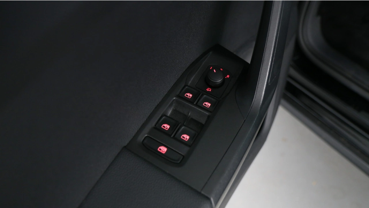 SEAT Arona 1.0 TSI 95pk Style Business Intense