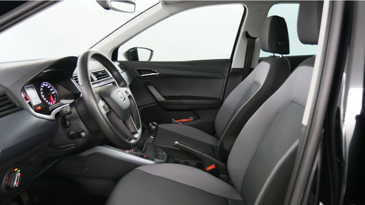 SEAT Arona 1.0 TSI 95pk Style Business Intense