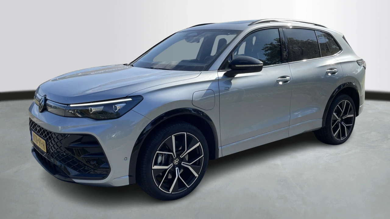 Volkswagen Tiguan 1.5 eHybrid 272pk R-Line Edition PHEV DSG / Panoramadak / 350 Camera / Trekhaak