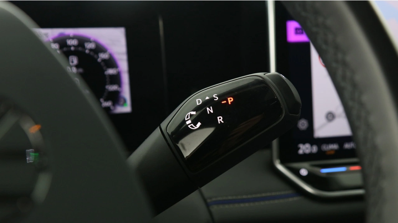 Volkswagen Tiguan 1.5 eHybrid 272pk R-Line Edition PHEV DSG / Panoramadak / 350 Camera / Trekhaak