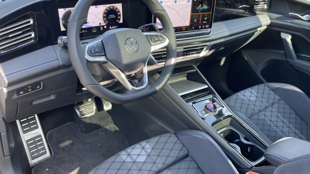 Volkswagen Tiguan 1.5 eHybrid 272pk R-Line Edition PHEV DSG / Panoramadak / 350 Camera / Trekhaak