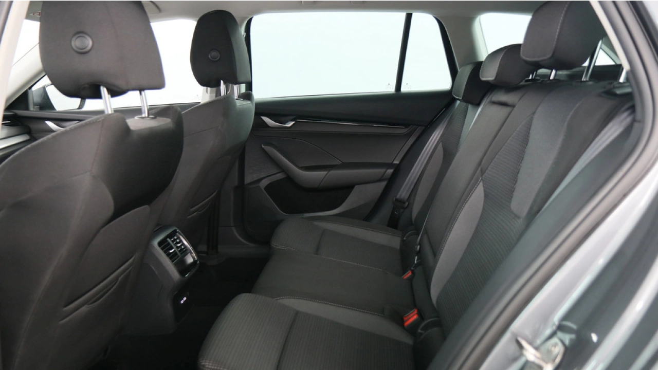 Škoda Octavia Combi 1.5 TSI 115pk MHEV Business Edition DSG