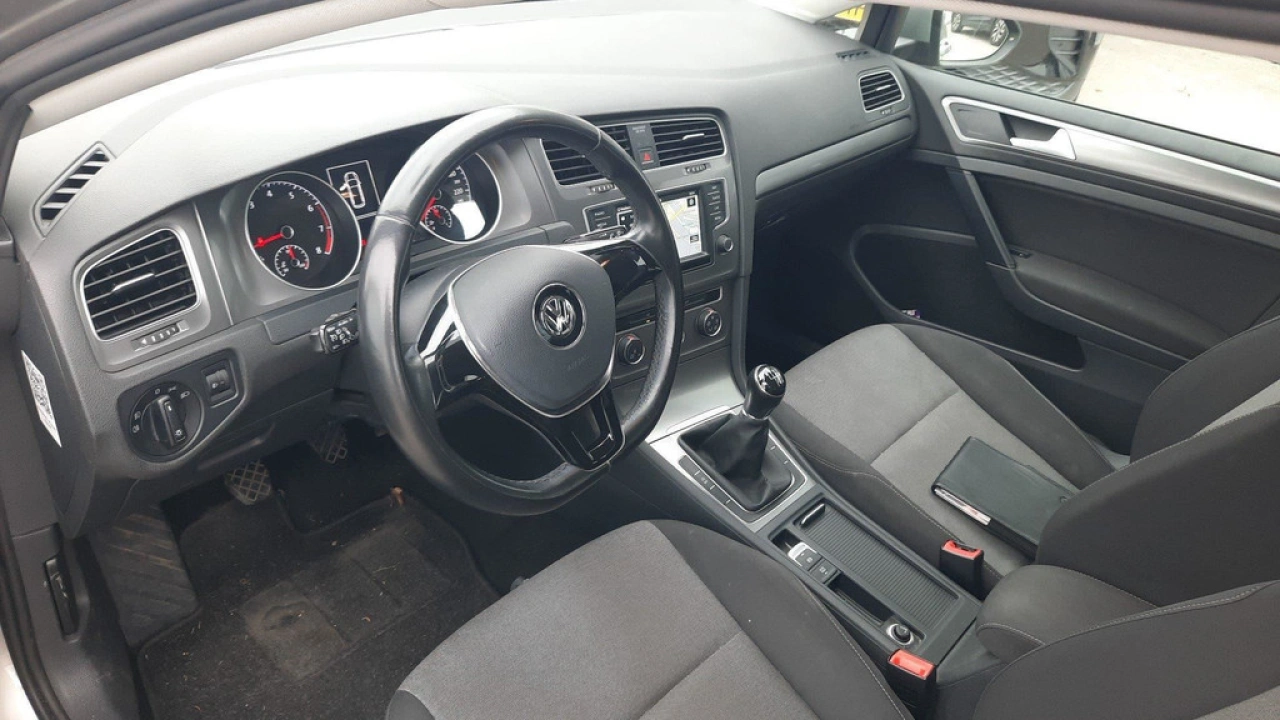 Volkswagen GOLF Variant 1.0 TSI 115pk | Executive | Navigatie | Alarm | Cruise Control |