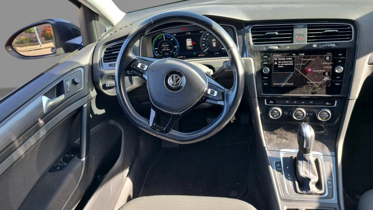 Volkswagen e-Golf 36kW / 136pk E-DITION