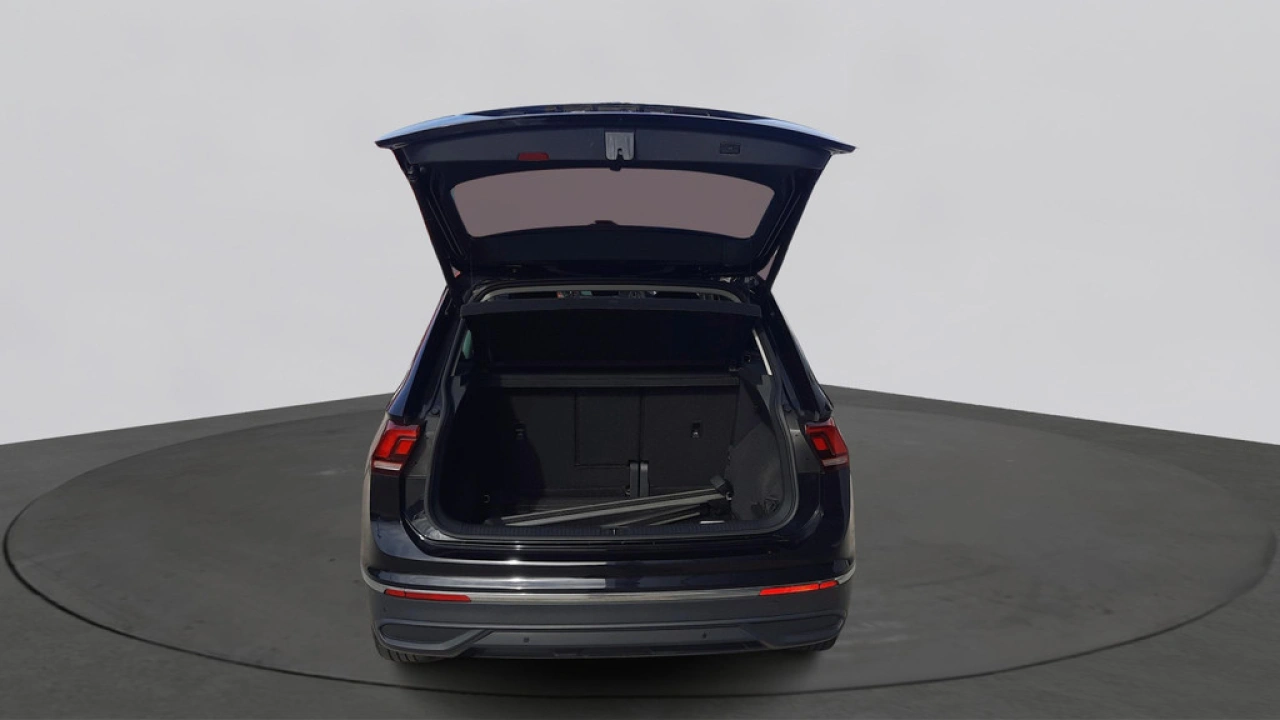 Volkswagen Tiguan 1.5 TSI Automaat Life Business | Trekhaak | Navigatie |