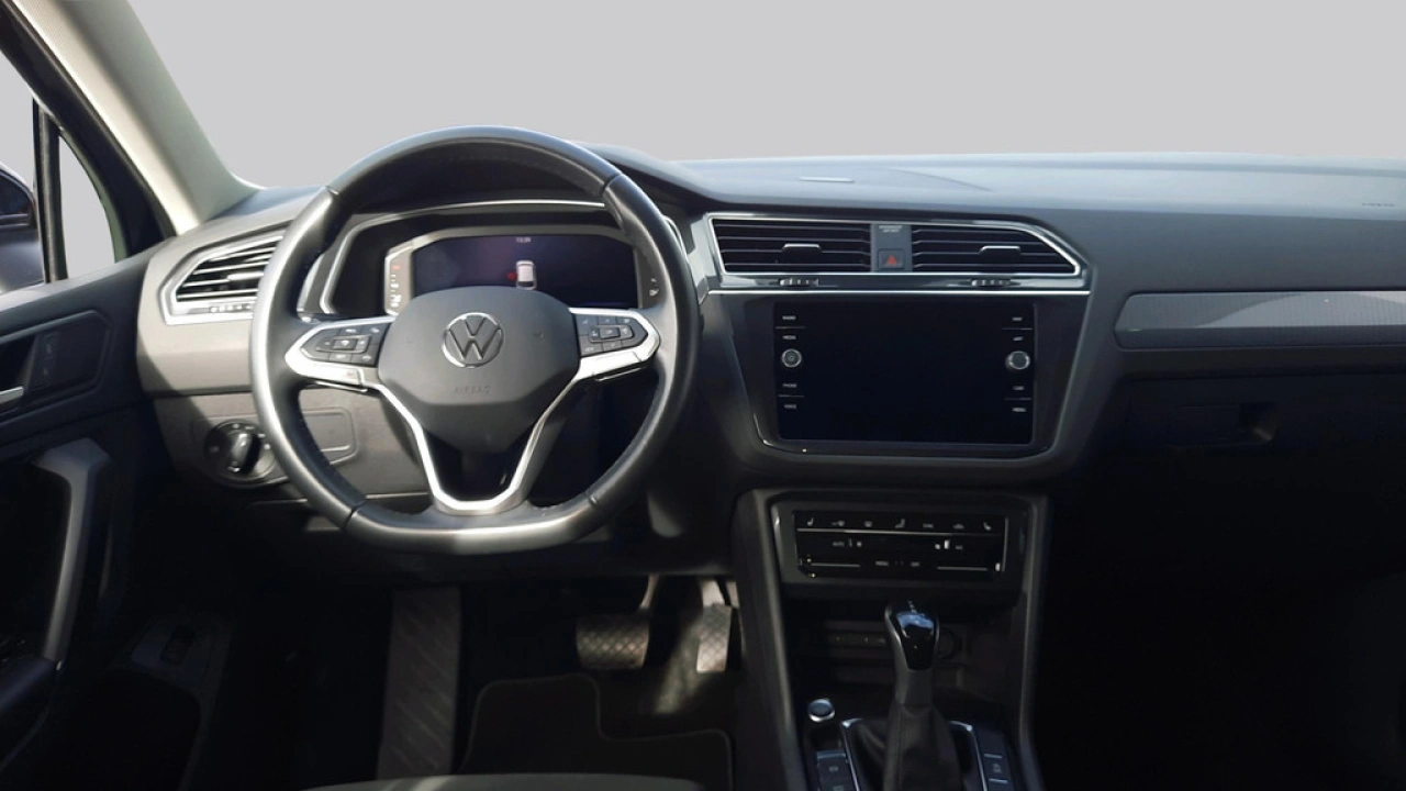 Volkswagen Tiguan 1.5 TSI Automaat Life Business | Trekhaak | Navigatie |