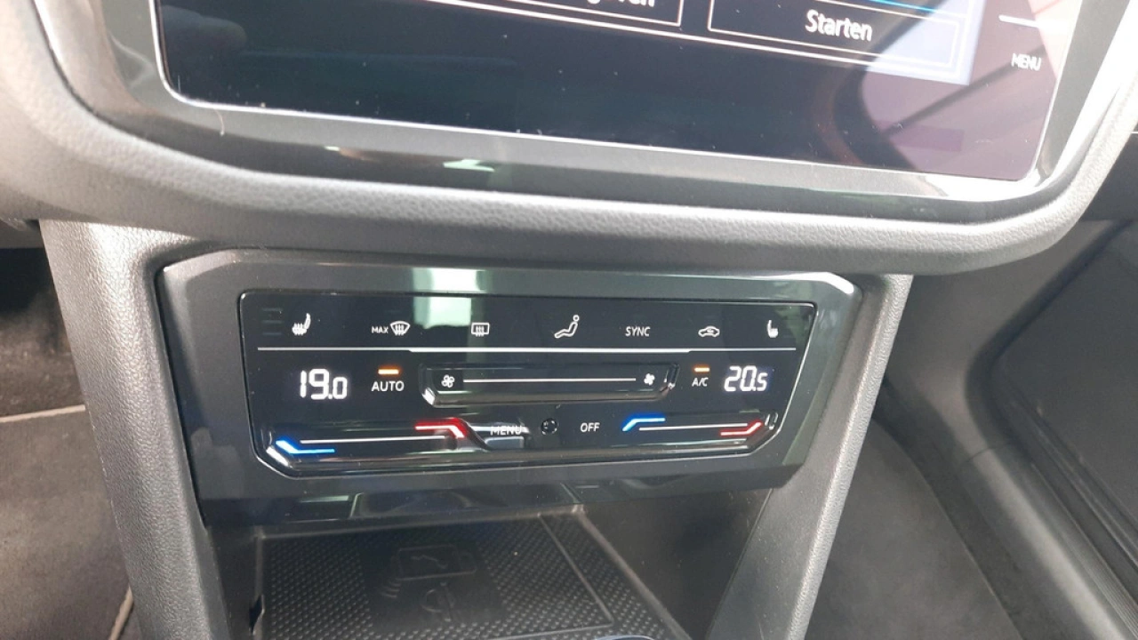 Volkswagen Tiguan 1.5 TSI Automaat Life Business | Trekhaak | Navigatie |