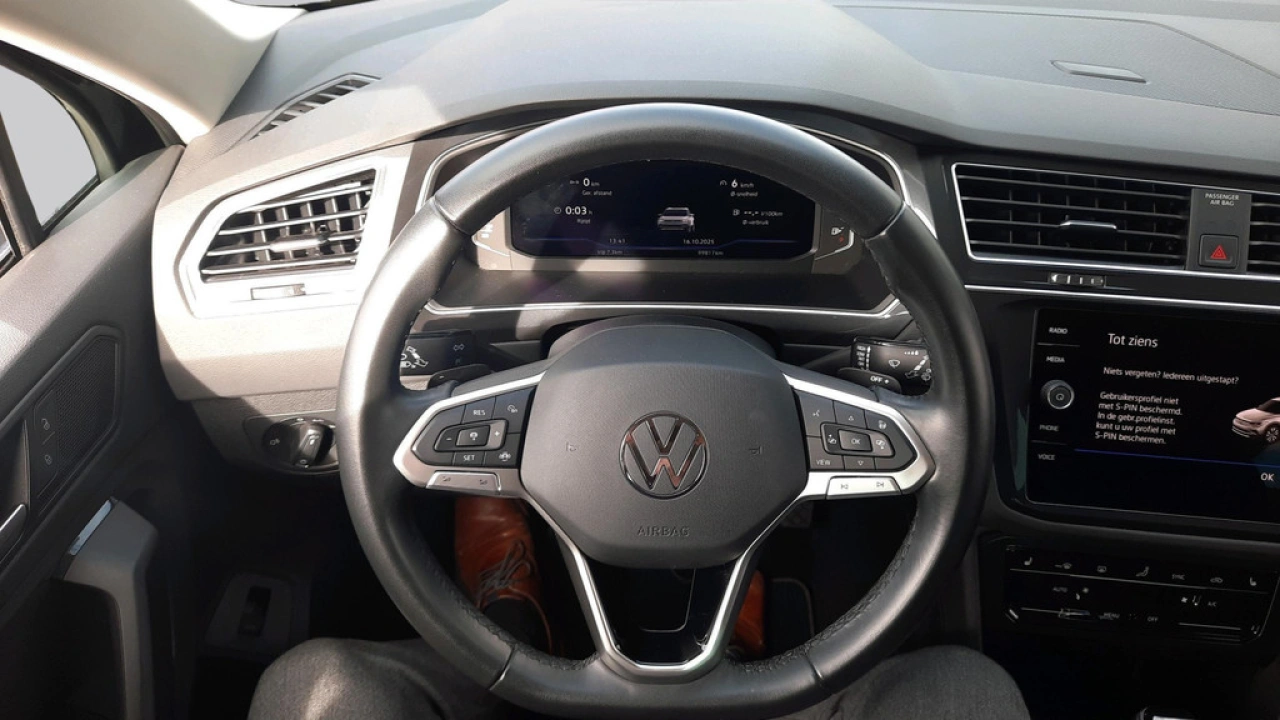 Volkswagen Tiguan 1.5 TSI Automaat Life Business | Trekhaak | Navigatie |