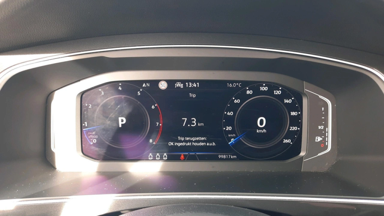 Volkswagen Tiguan 1.5 TSI Automaat Life Business | Trekhaak | Navigatie |