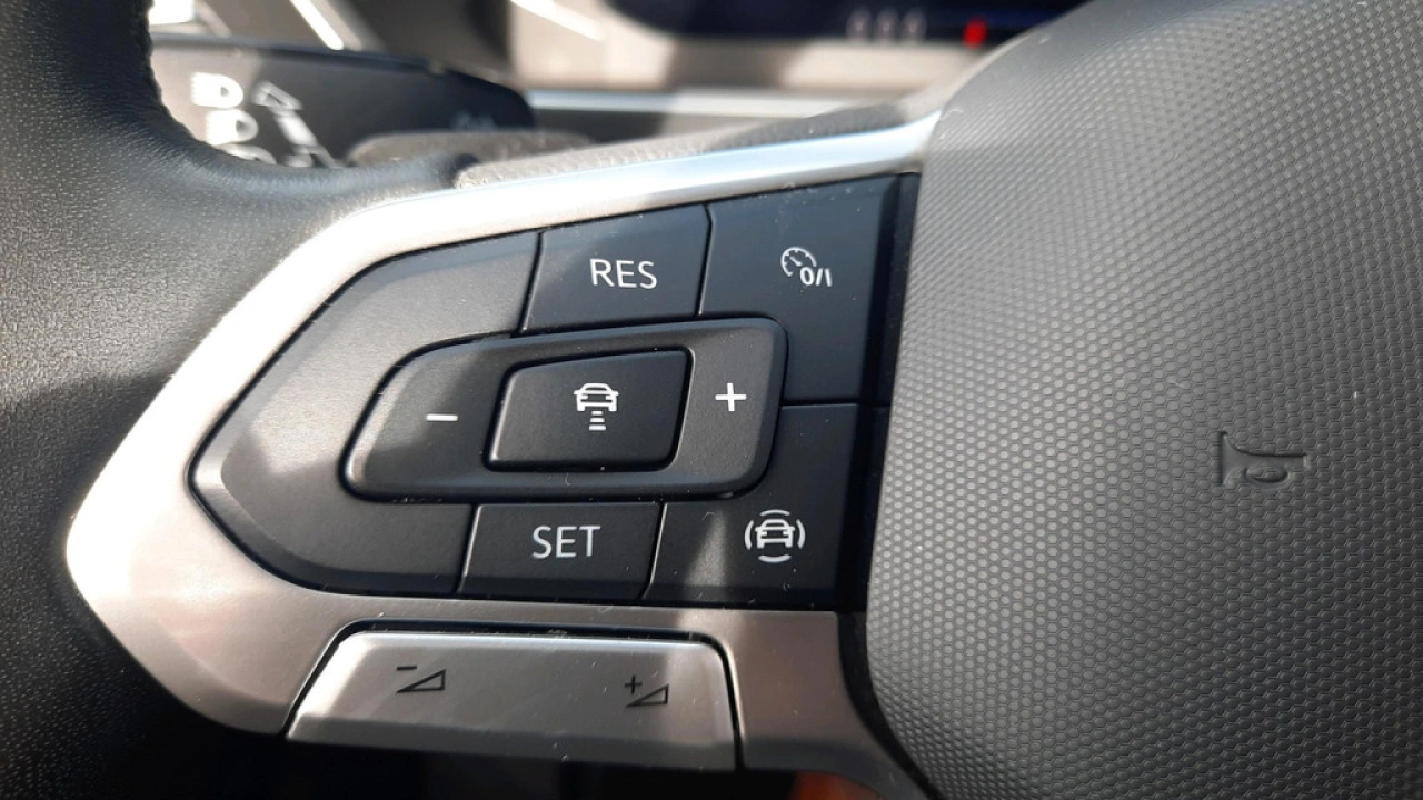 Volkswagen Tiguan 1.5 TSI Automaat Life Business | Trekhaak | Navigatie |