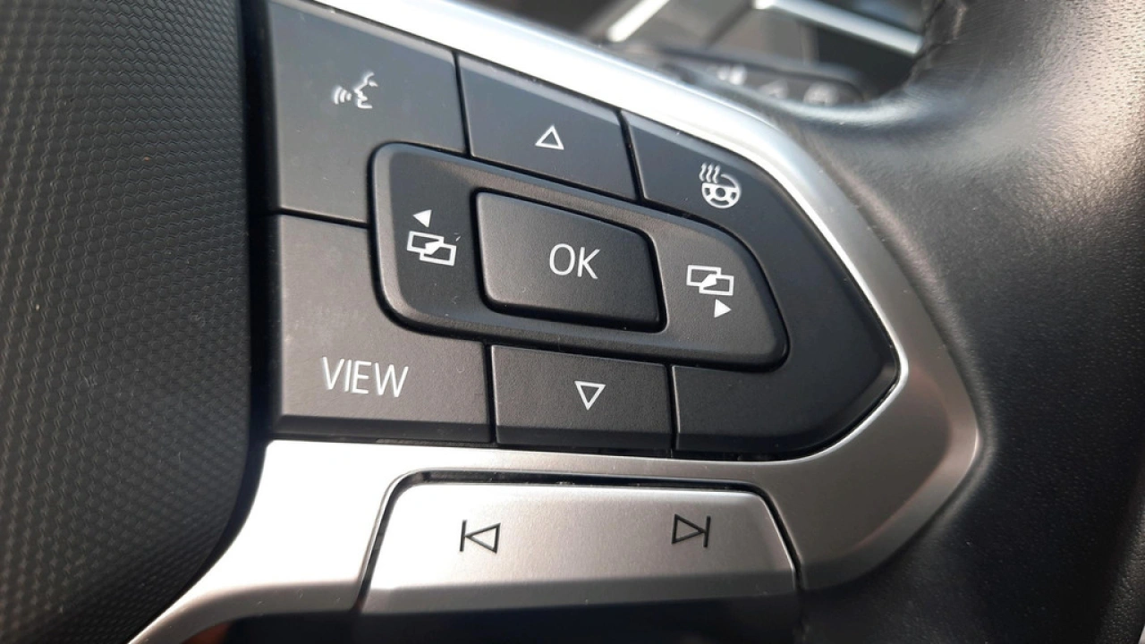 Volkswagen Tiguan 1.5 TSI Automaat Life Business | Trekhaak | Navigatie |