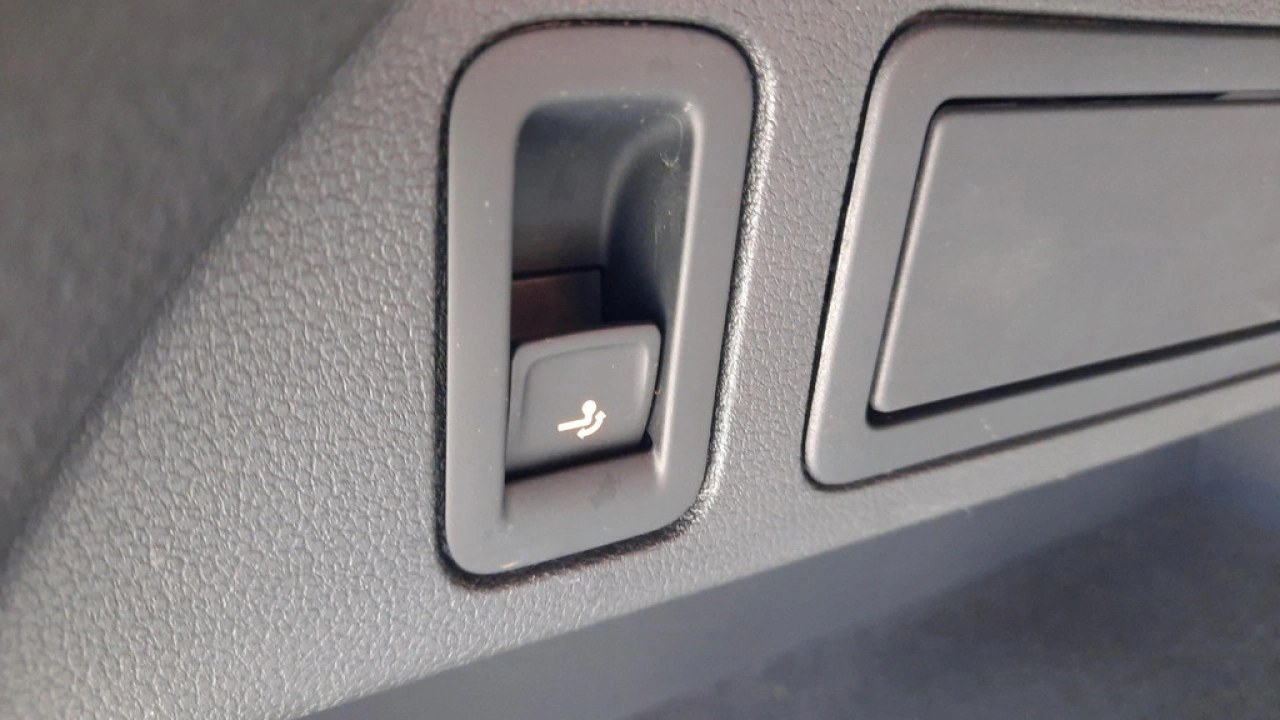 Volkswagen Tiguan 1.5 TSI Automaat Life Business | Trekhaak | Navigatie |