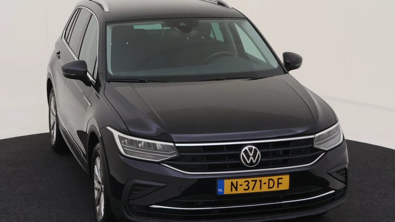 Volkswagen Tiguan 1.5 TSI Life Business | Trekhaak | Navigatie | Binnenkort beschikbaar